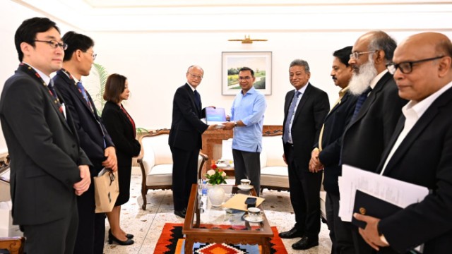প্রধানমন্ত্রীর সঙ্গে এডিবি প্রেসিডেন্টের সৌজন্য সাক্ষাৎ